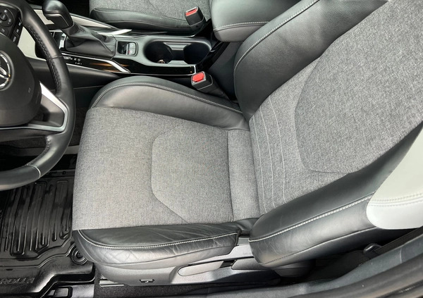 Toyota Corolla cena 86900 przebieg: 177932, rok produkcji 2019 z Olszyna małe 211